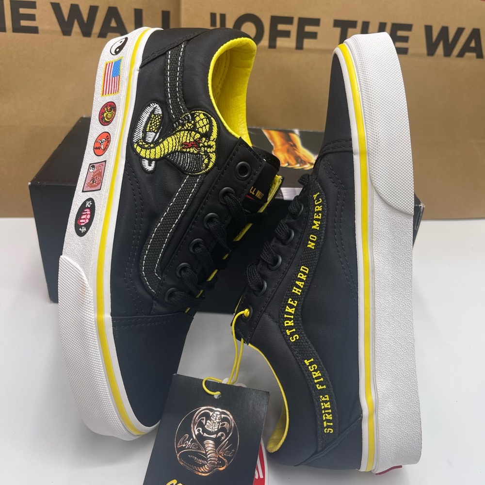 Vans Men's Old Skool Cobra Kai Black/Yellow/White Sneakers
VN0A3WKT05N - Picture 6 of 16